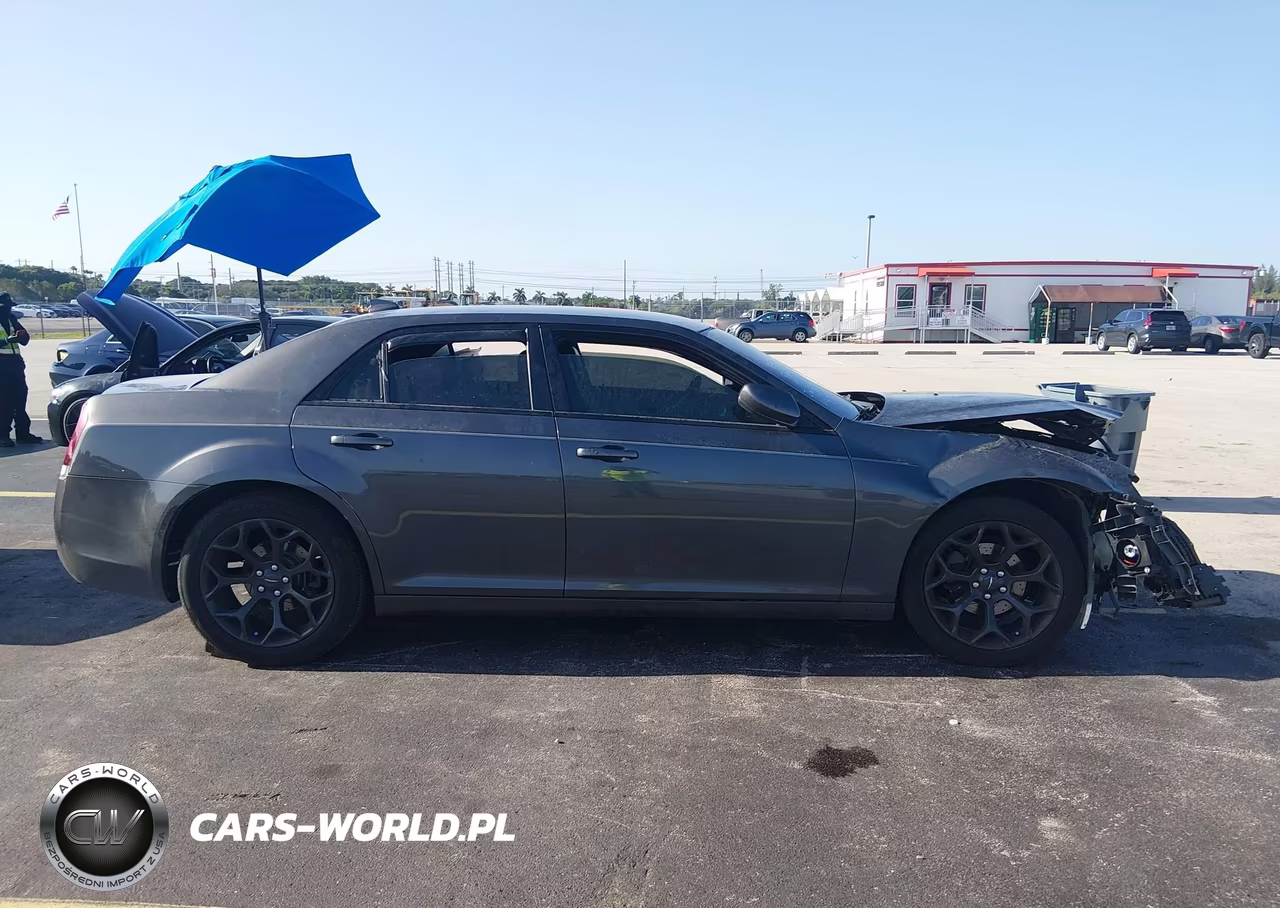 2020 Chrysler 300 300S VIN:2C3CCABG0LH158542 - 12