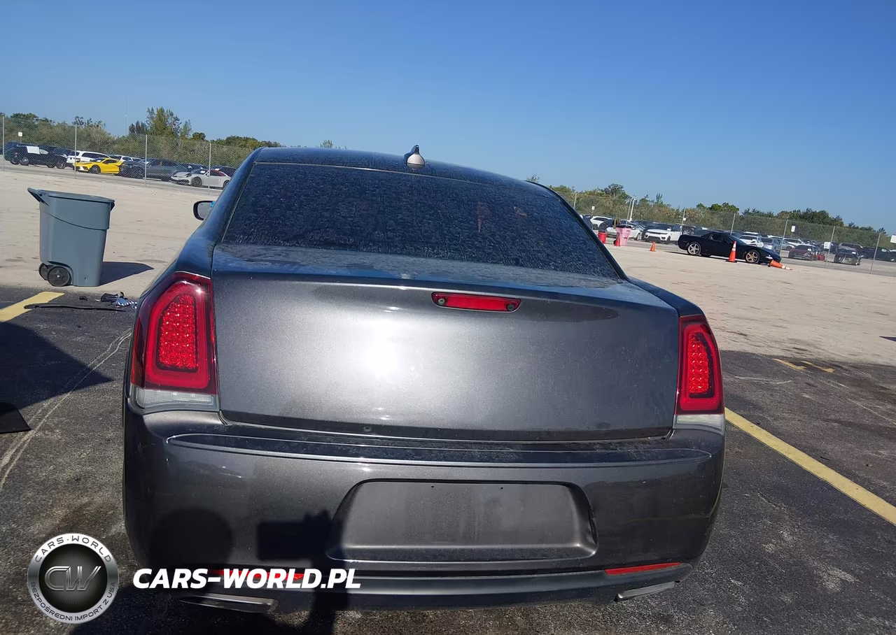 2020 Chrysler 300 300S VIN:2C3CCABG0LH158542 - 15