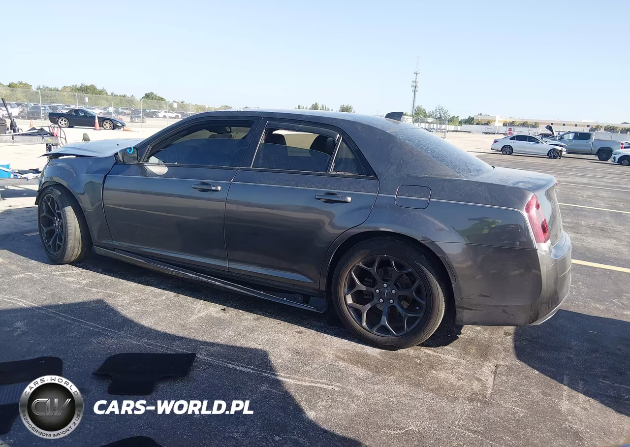 2020 Chrysler 300 300S VIN:2C3CCABG0LH158542 - 3
