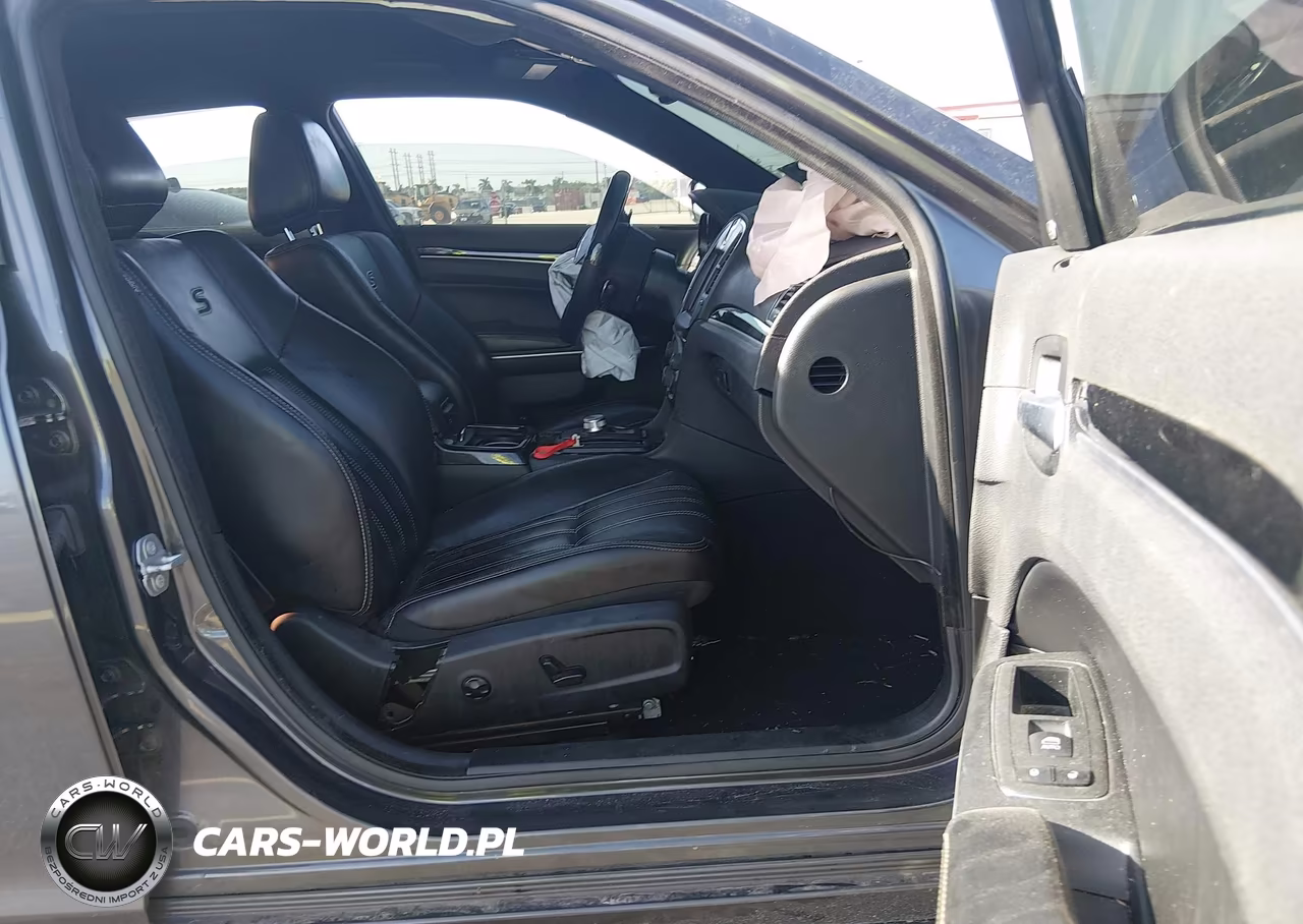 2020 Chrysler 300 300S VIN:2C3CCABG0LH158542 - 5