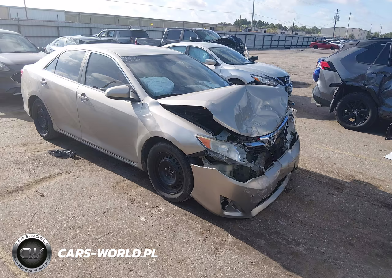 2014 Toyota Camry Le VIN:4T4BF1FK1ER369716 - 1