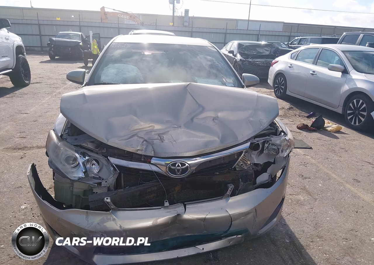 2014 Toyota Camry Le VIN:4T4BF1FK1ER369716 - 12