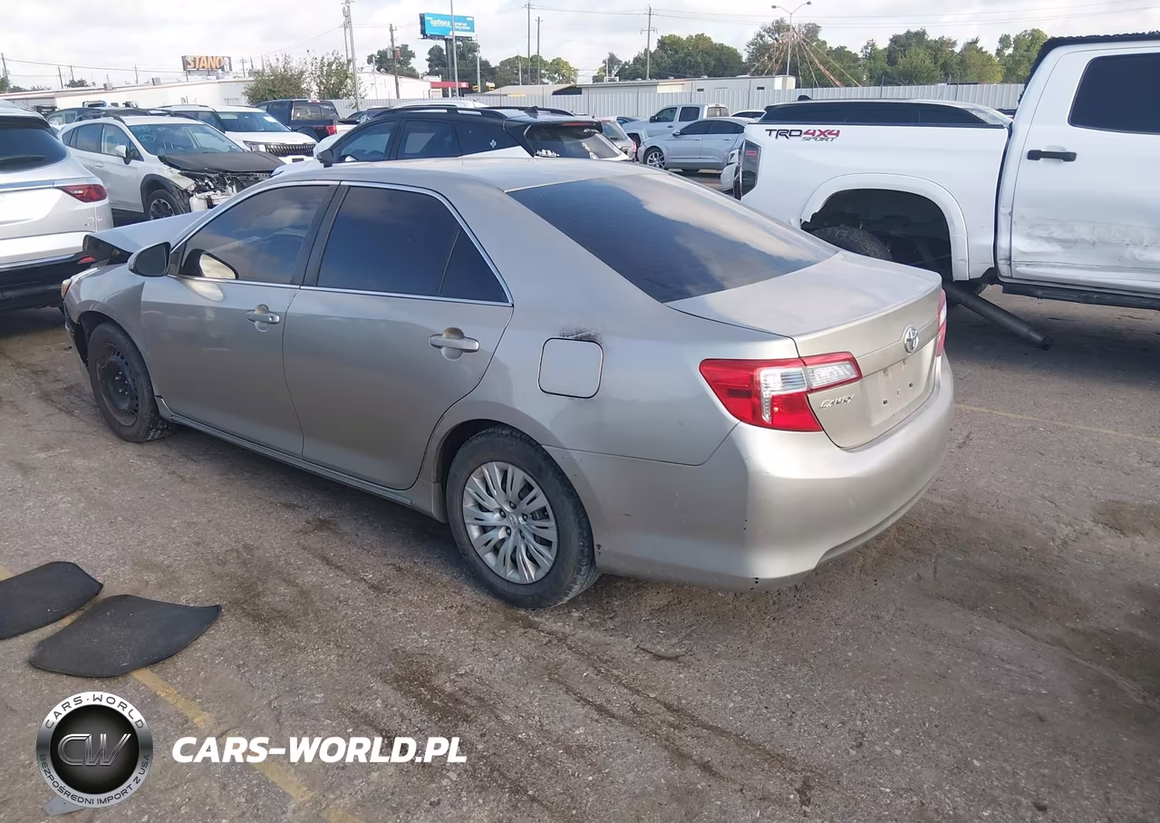 2014 Toyota Camry Le VIN:4T4BF1FK1ER369716 - 3