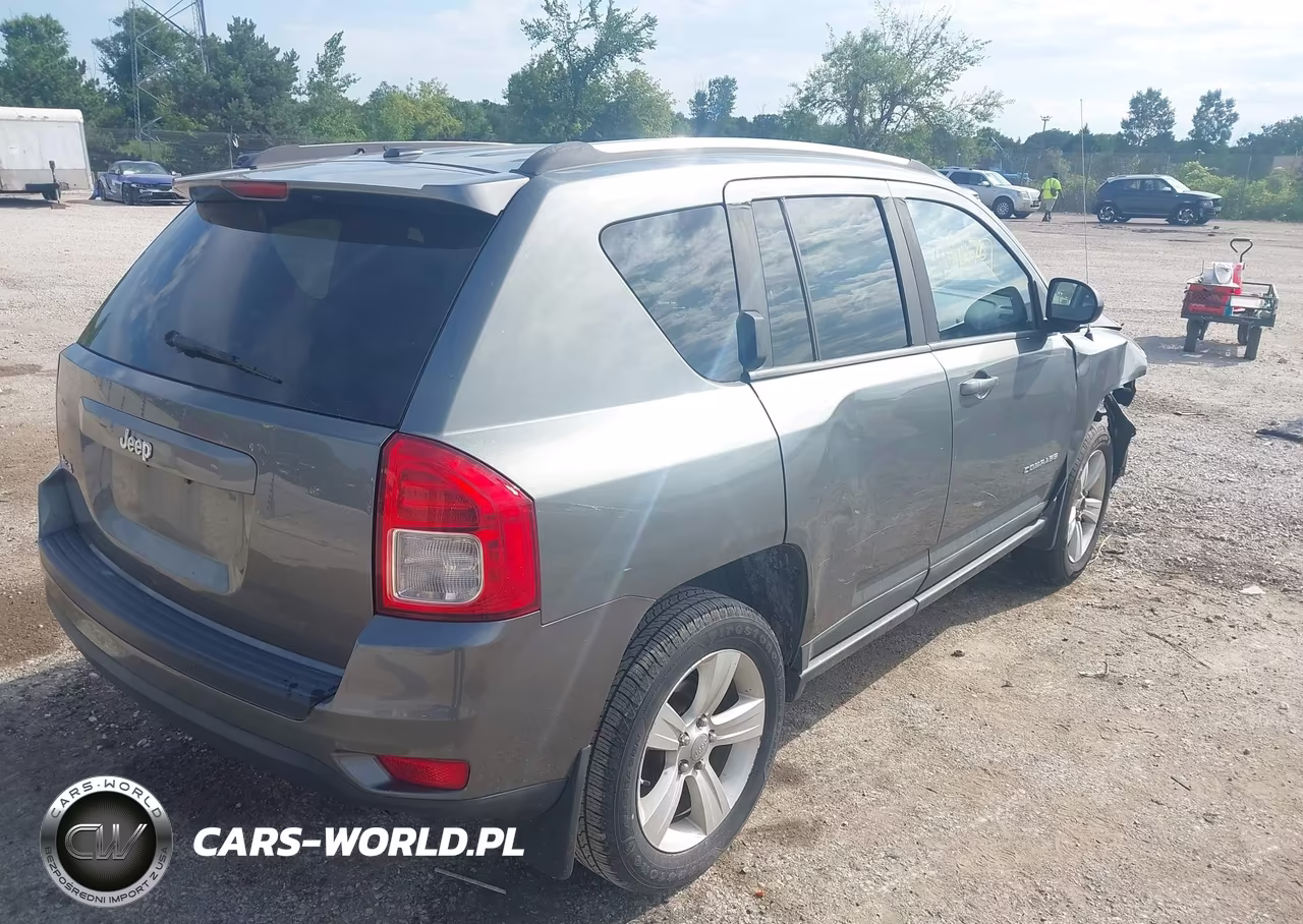 2011 Jeep Compass VIN:1J4NF1FBXBD218357 - 4