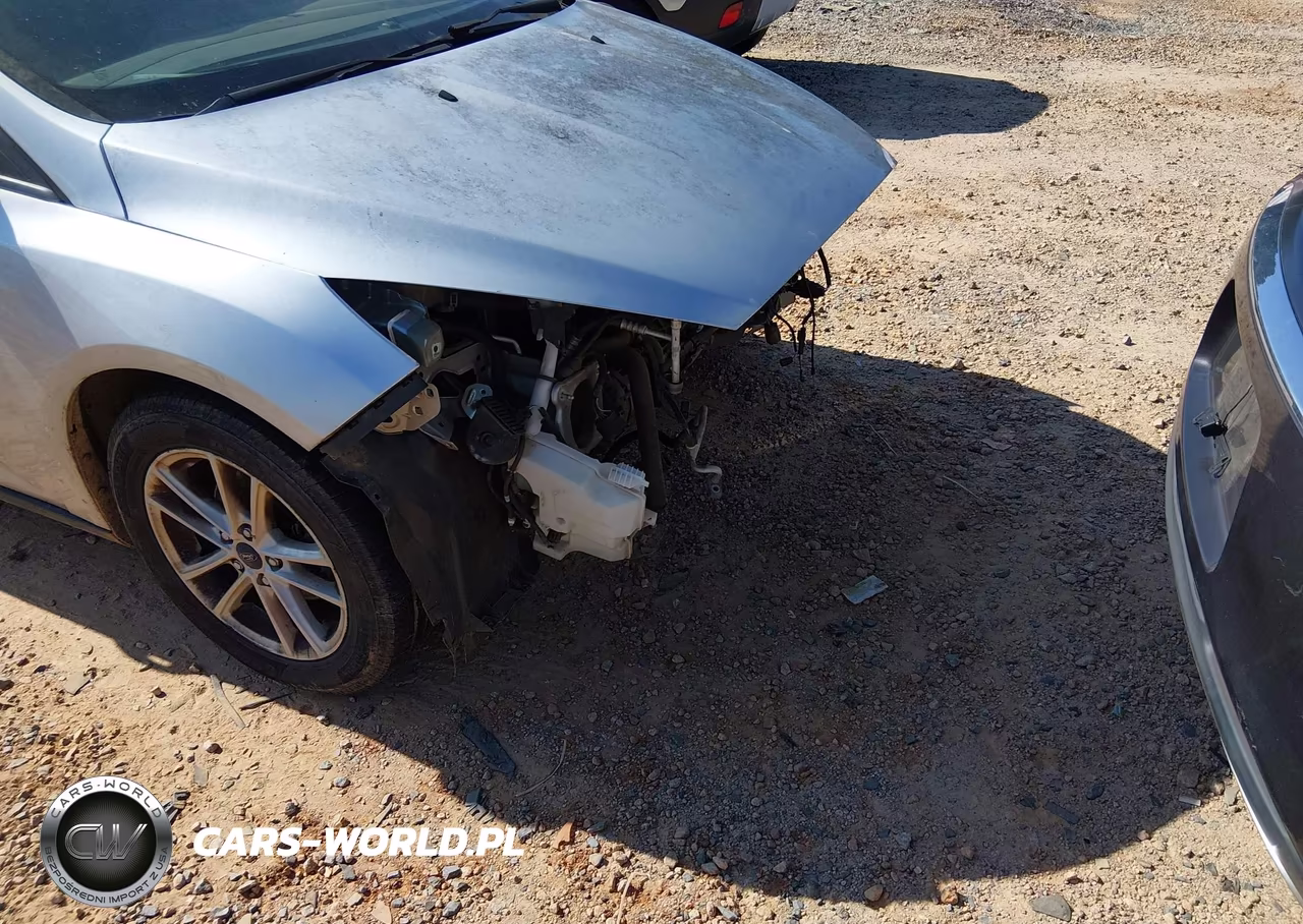 2018 Ford Focus Se VIN:1FADP3K25JL214310 - 6