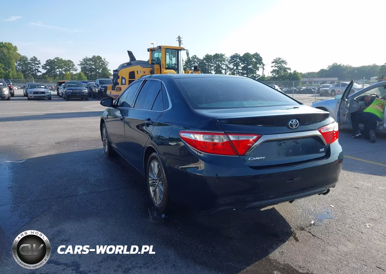 2017 Toyota Camry Se VIN:4T1BF1FK5HU379597 - 3