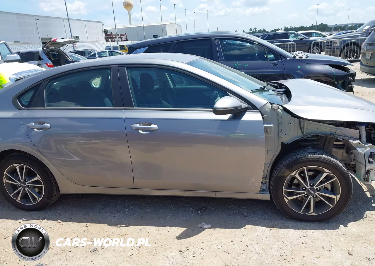 2022 Kia Forte Lxs VIN:3KPF24AD8NE429169 - 14