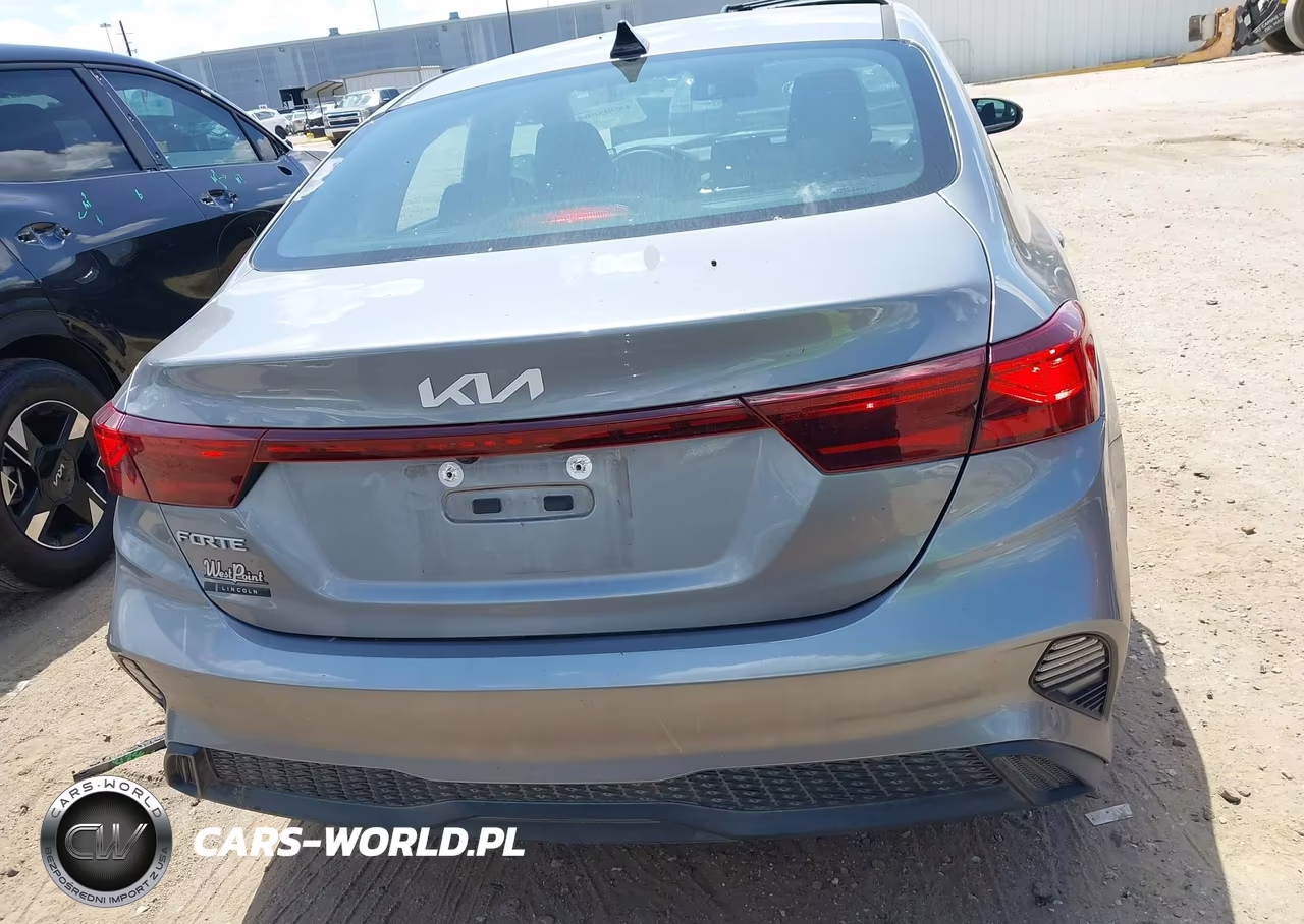 2022 Kia Forte Lxs VIN:3KPF24AD8NE429169 - 17