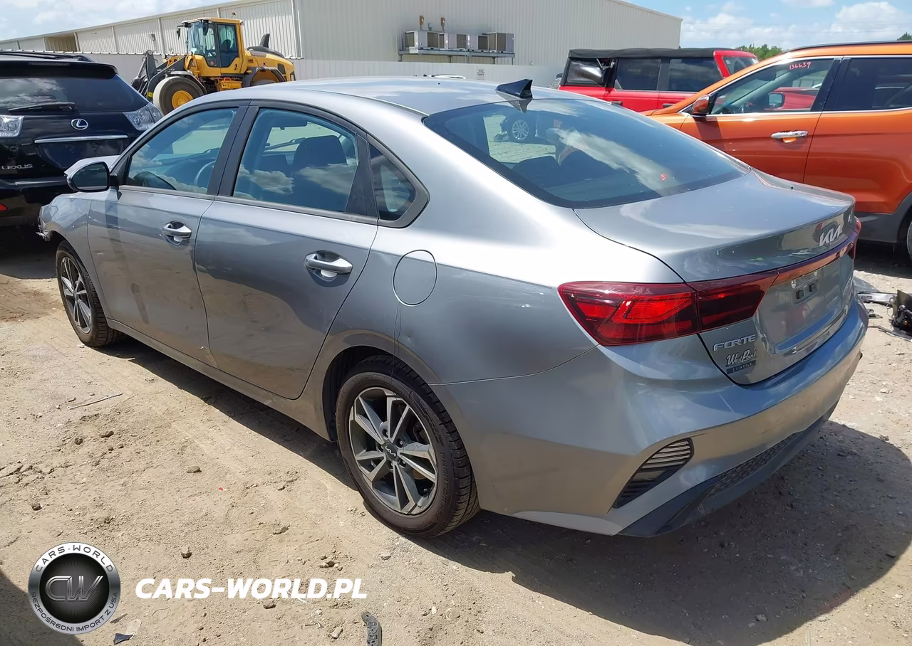 2022 Kia Forte Lxs VIN:3KPF24AD8NE429169 - 3