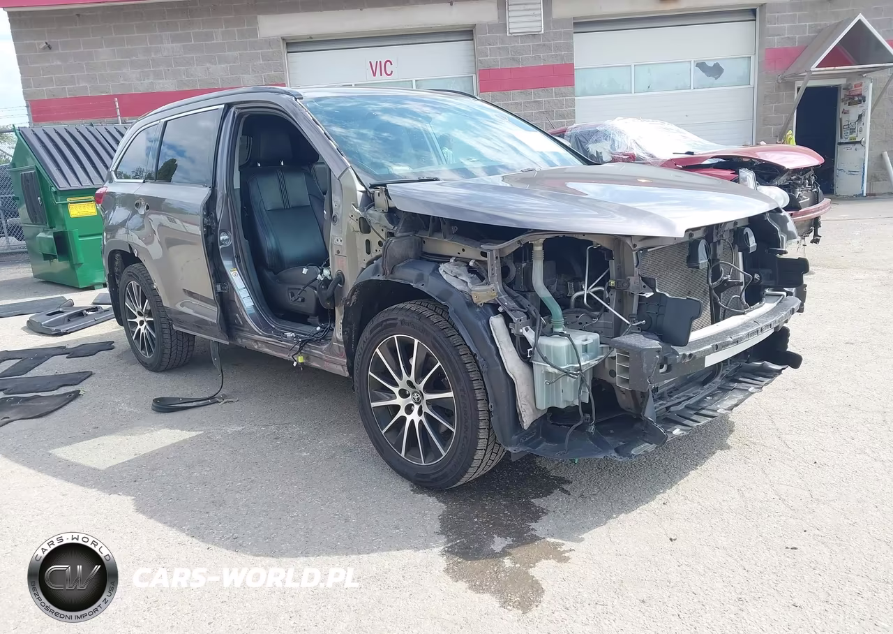 2018 Toyota Highlander Se VIN:5TDJZRFH3JS858377 - 1