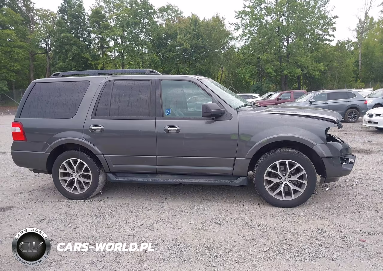 2015 Ford Expedition Xlt VIN:1FMJU1JT2FEF04919 - 13