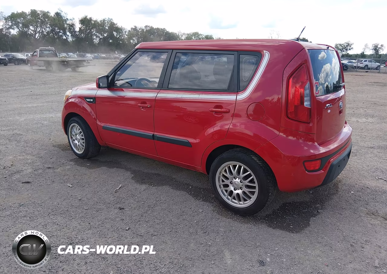 2013 Kia Soul VIN:KNDJT2A59D7574806 - 3