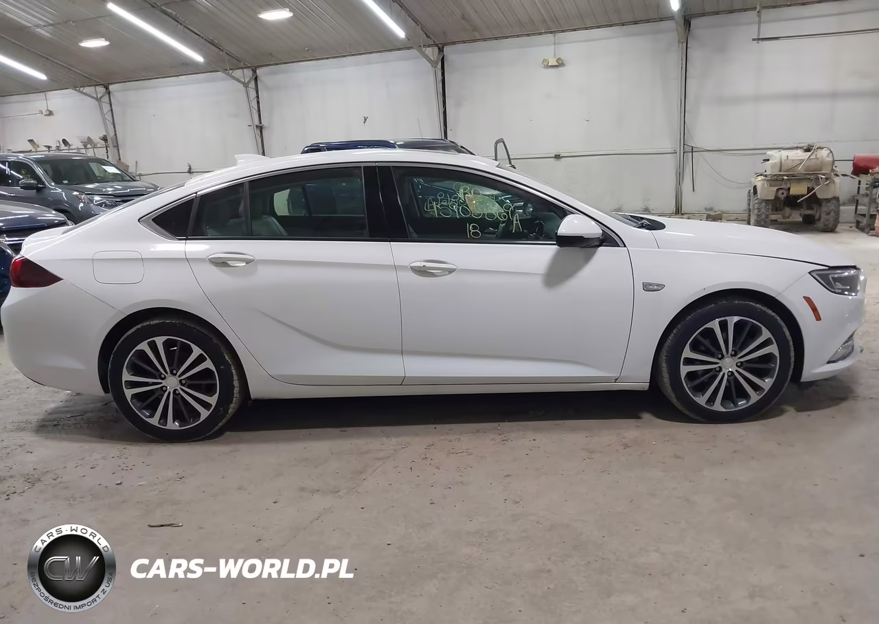 2018 Buick Regal Sportback Preferred Ii VIN:W04GM6SX0J1094130 - 13