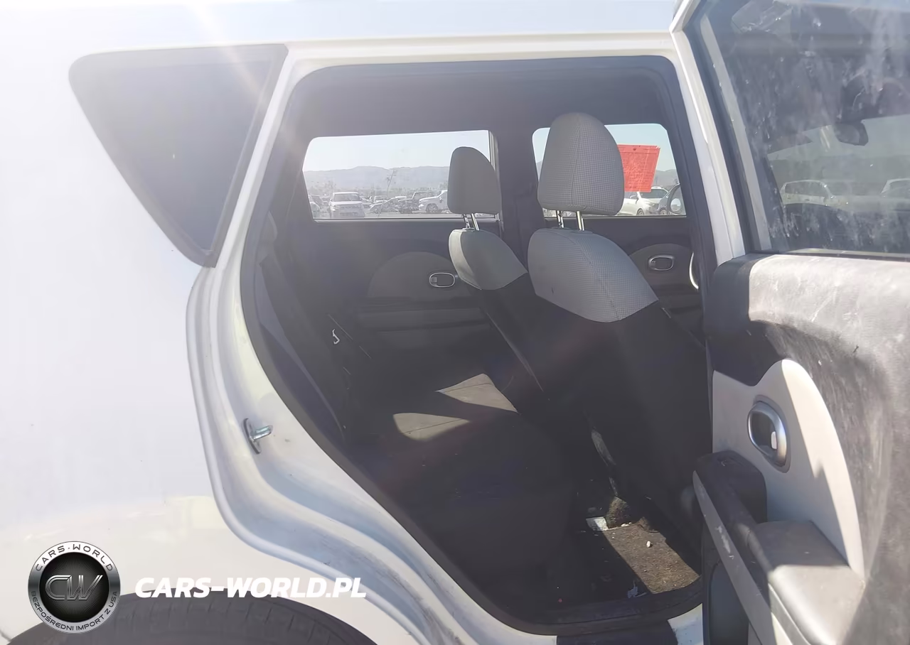 2018 Kia Soul VIN:KNDJN2A2XJ7545620 - 8