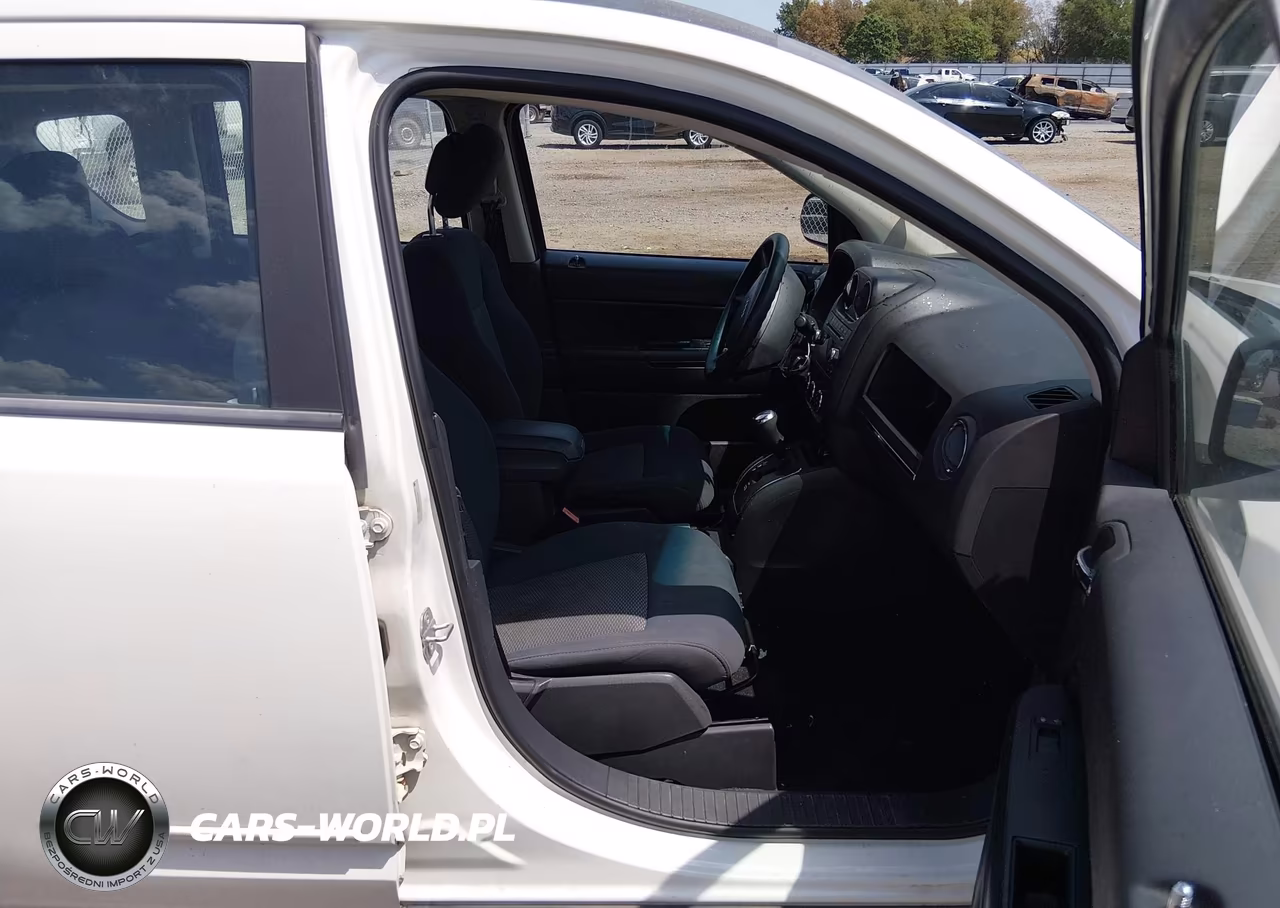 2010 Jeep Compass Sport VIN:1J4NT4FB6AD561109 - 5