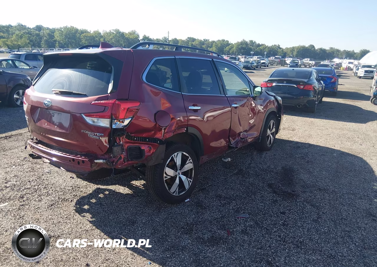 2019 Subaru Forester Touring VIN:JF2SKAWC6KH556099 - 4