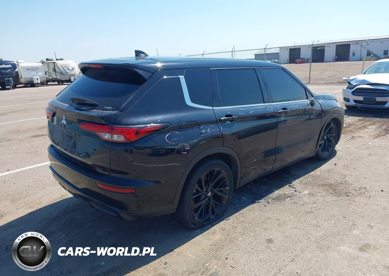 2022 Mitsubishi Outlander Black Edition S-Awc-Se 2.5 S-Awc-Se Launch Edition S-Awc VIN:JA4J4UA81NZ070821 - 4