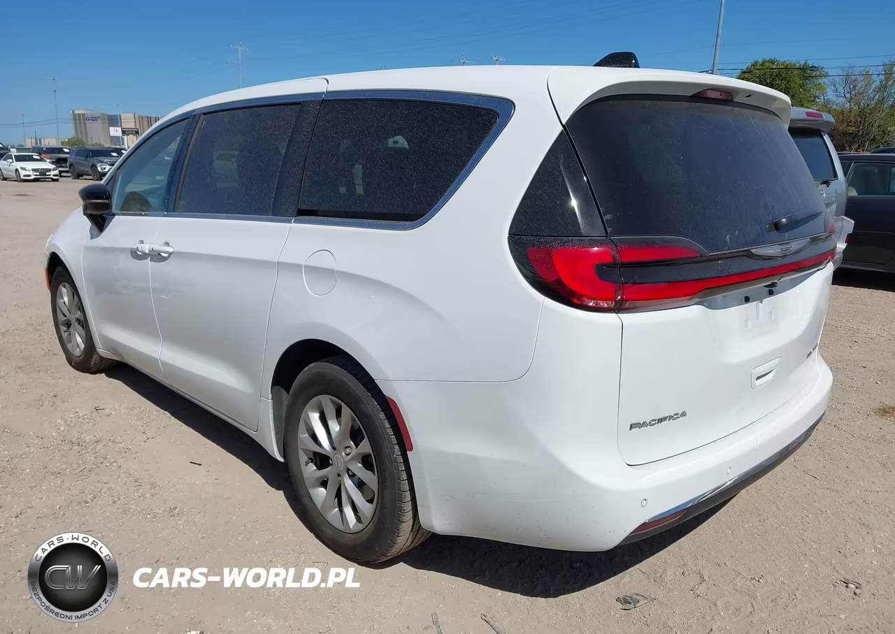 2026 Chrysler Pacifica Limited VIN:2C4RC1GG4TR190175 - 3