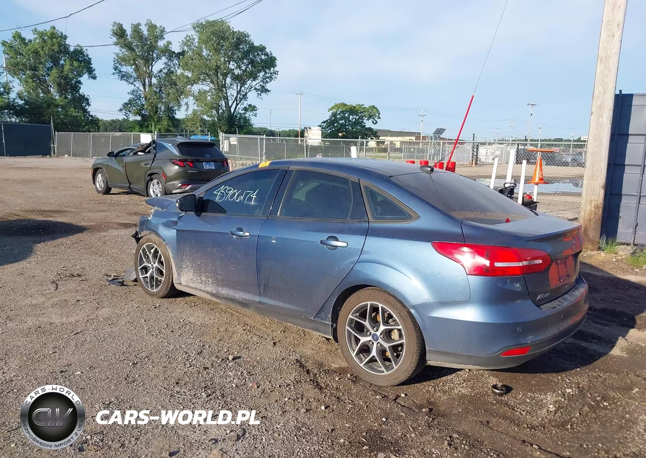 2018 Ford Focus Sel VIN:1FADP3H29JL221493 - 3