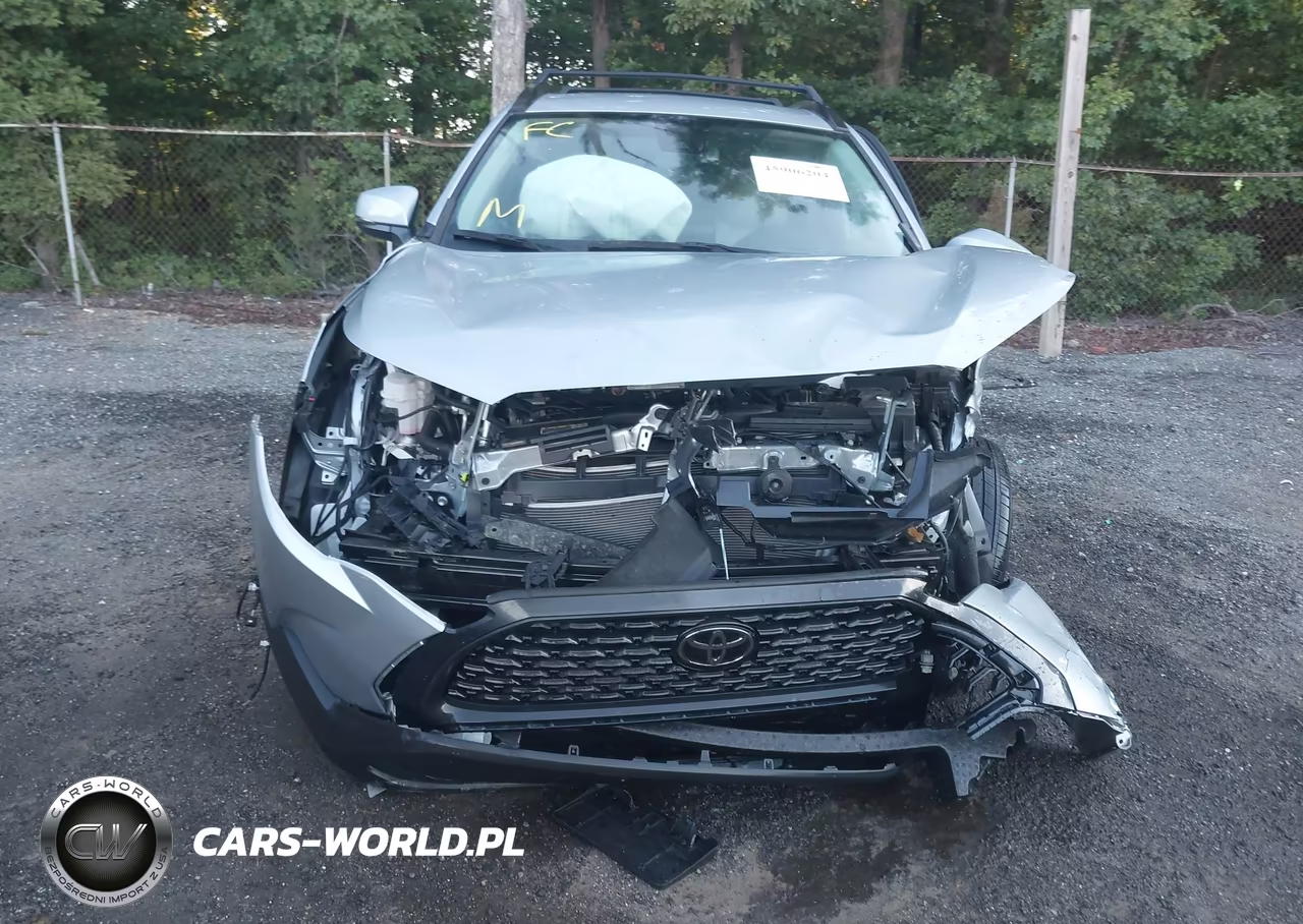 2022 Toyota Corolla Cross Le VIN:7MUCAABG0NV022990 - 12
