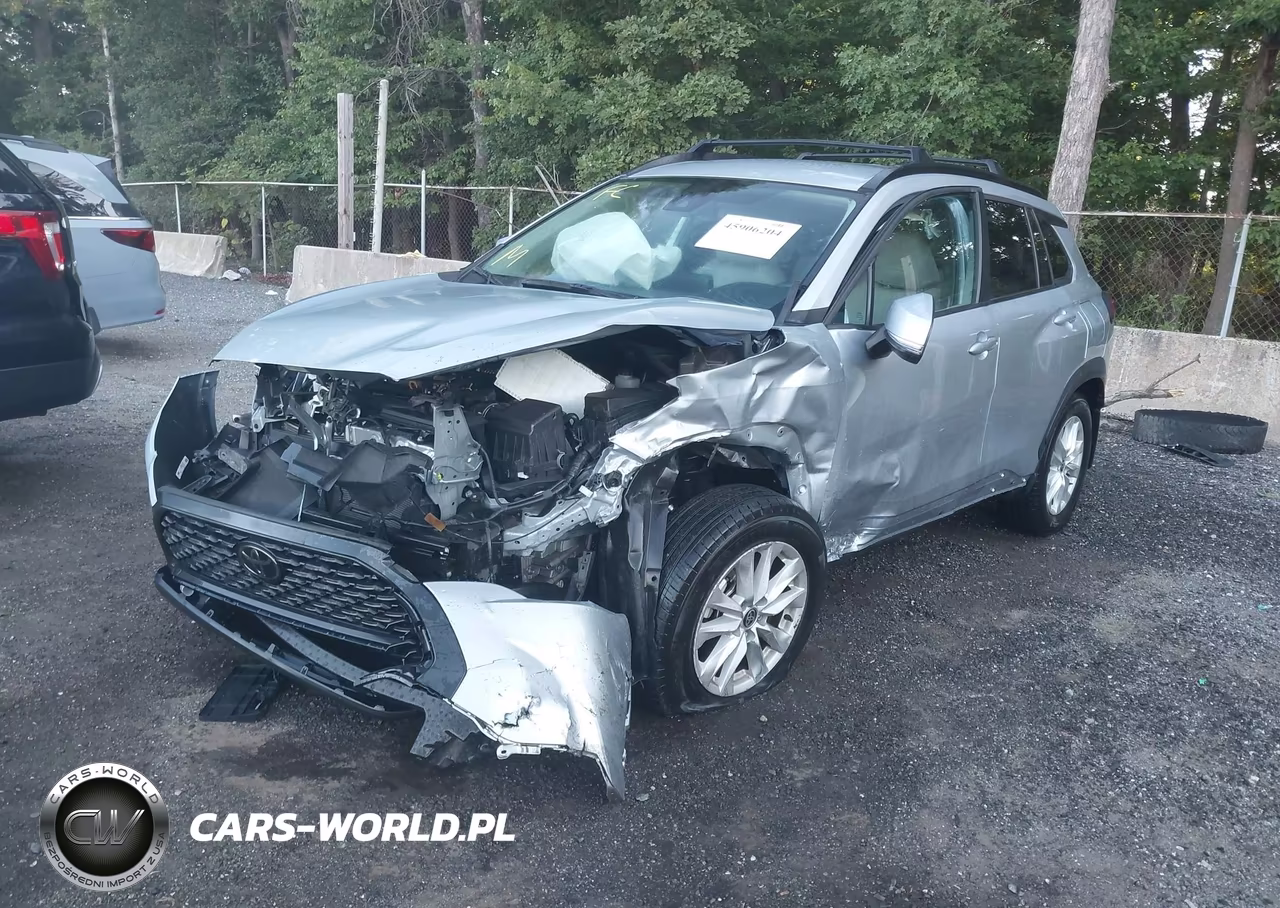 2022 Toyota Corolla Cross Le VIN:7MUCAABG0NV022990 - 2