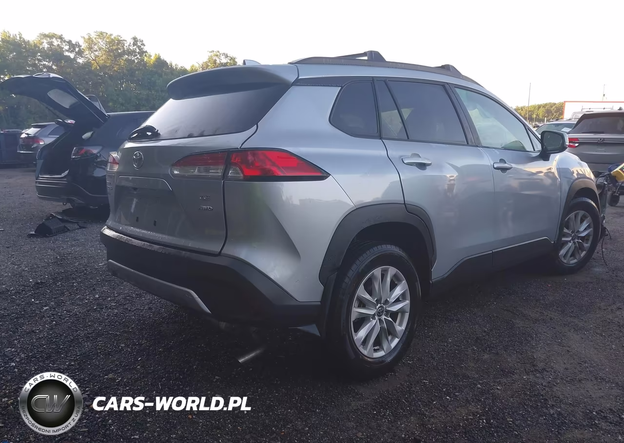 2022 Toyota Corolla Cross Le VIN:7MUCAABG0NV022990 - 4