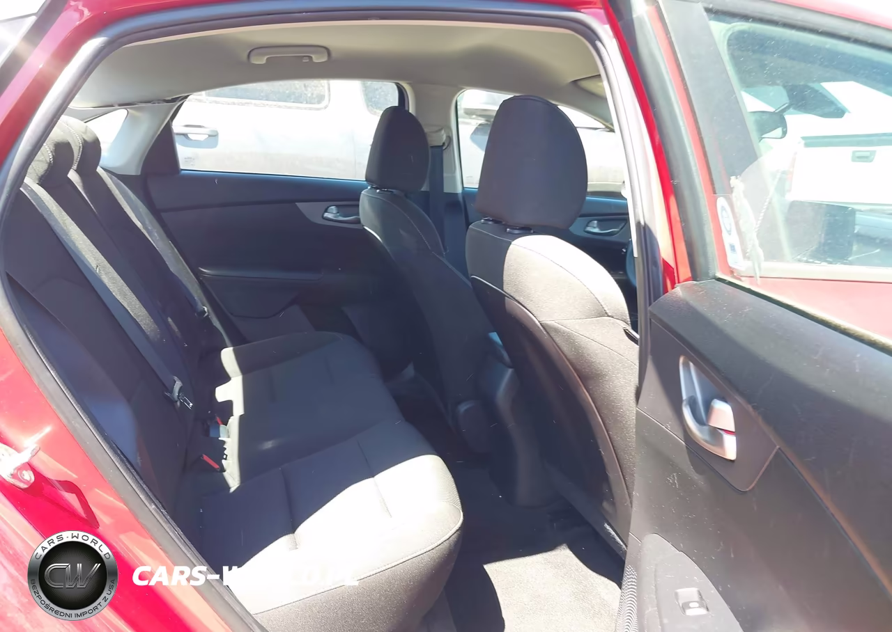 2021 Kia Forte Lxs VIN:3KPF24AD3ME339085 - 8
