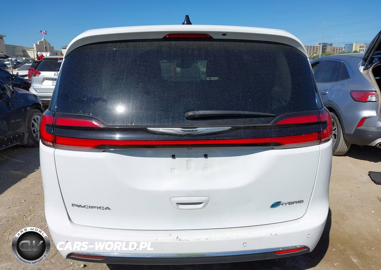 2024 Chrysler Pacifica Hybrid Select VIN:2C4RC1S76RR127224 - 16