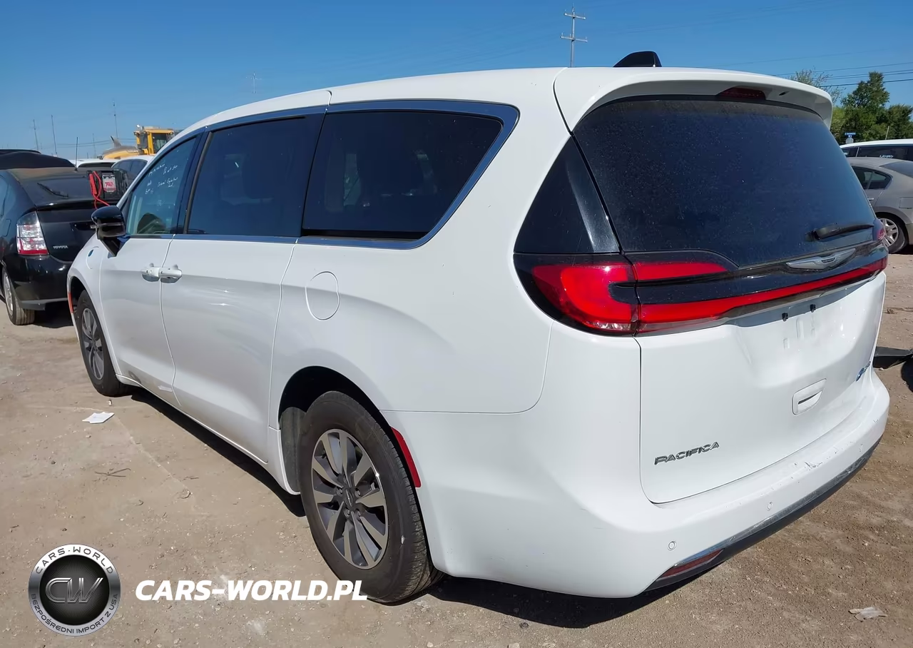 2024 Chrysler Pacifica Hybrid Select VIN:2C4RC1S76RR127224 - 3