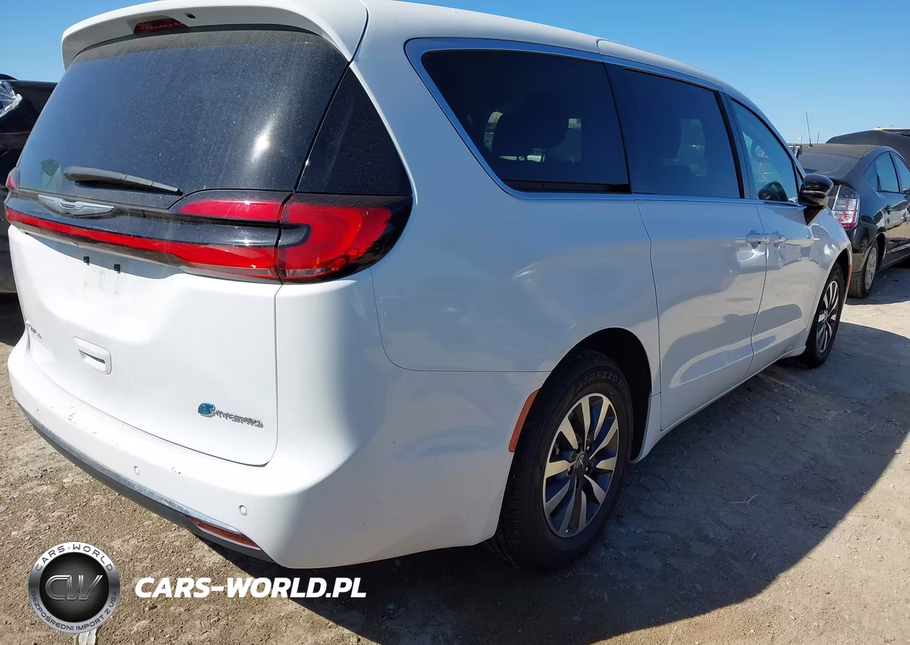2024 Chrysler Pacifica Hybrid Select VIN:2C4RC1S76RR127224 - 4