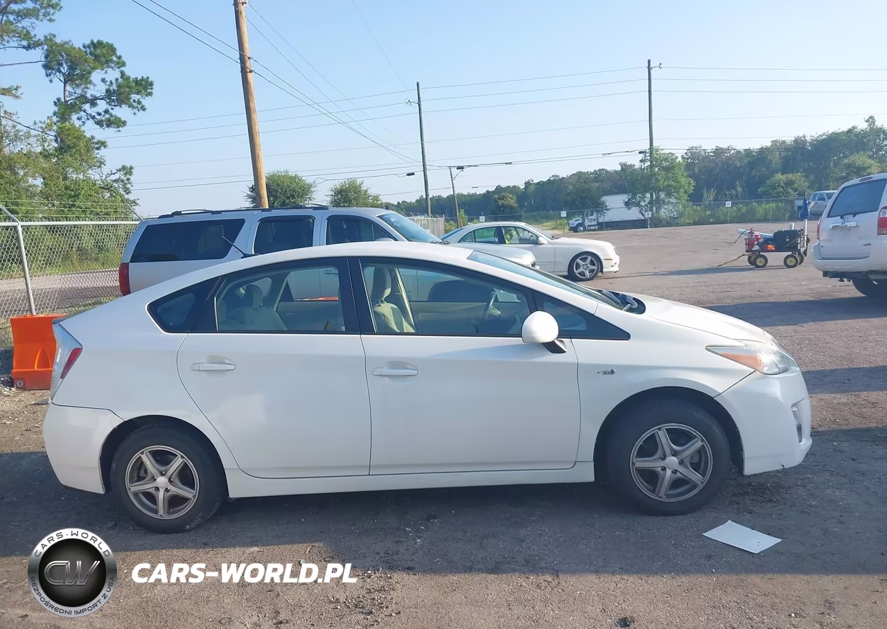 2011 Toyota Prius Two VIN:JTDKN3DU0B5363669 - 13