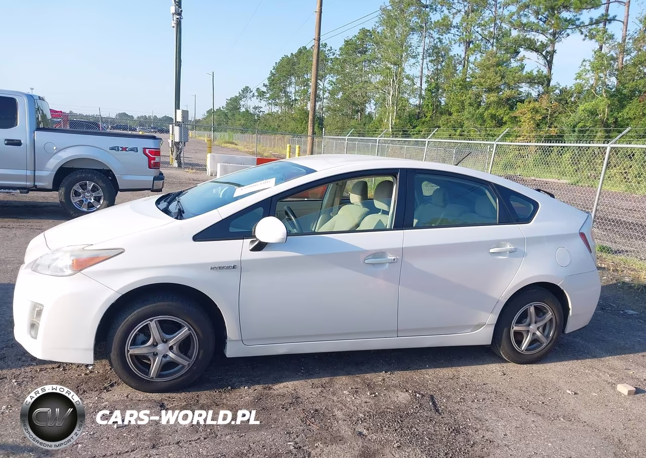 2011 Toyota Prius Two VIN:JTDKN3DU0B5363669 - 14
