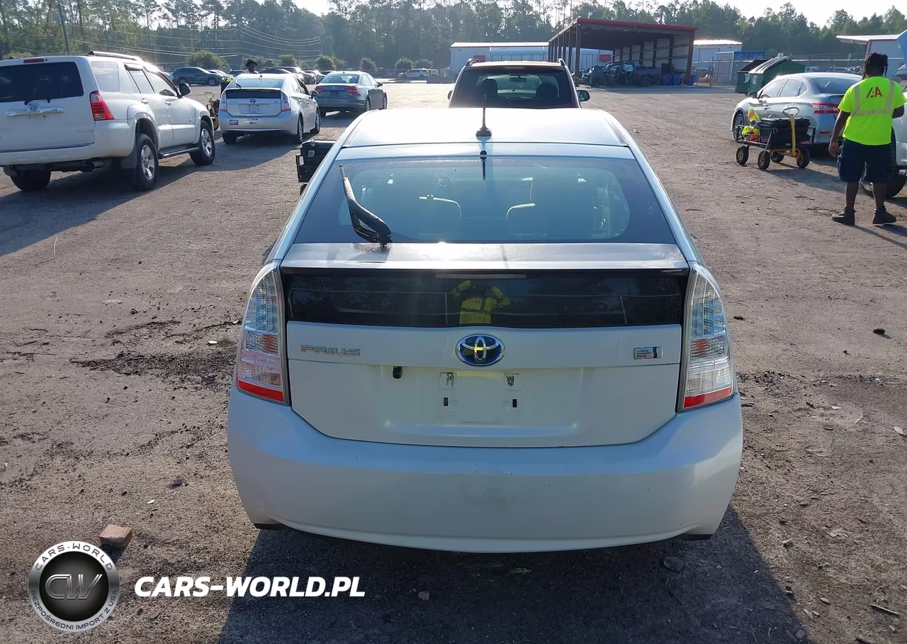 2011 Toyota Prius Two VIN:JTDKN3DU0B5363669 - 16