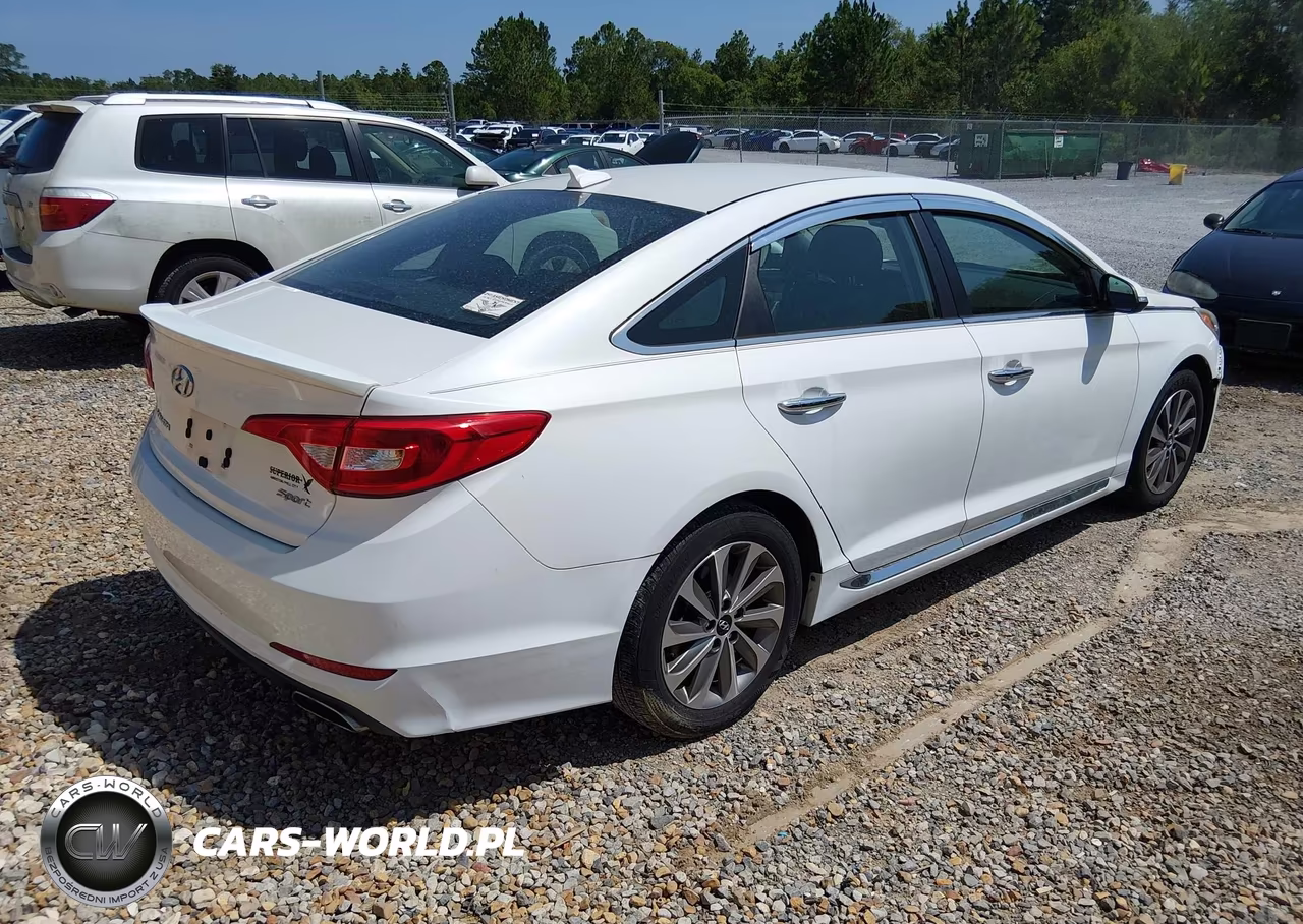 2015 Hyundai Sonata Sport VIN:5NPE34AF8FH101855 - 4
