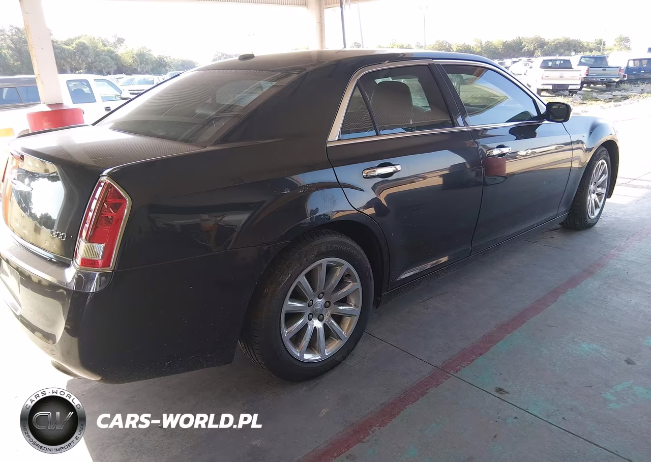 2012 Chrysler 300 Limited VIN:2C3CCACG6CH308748 - 4