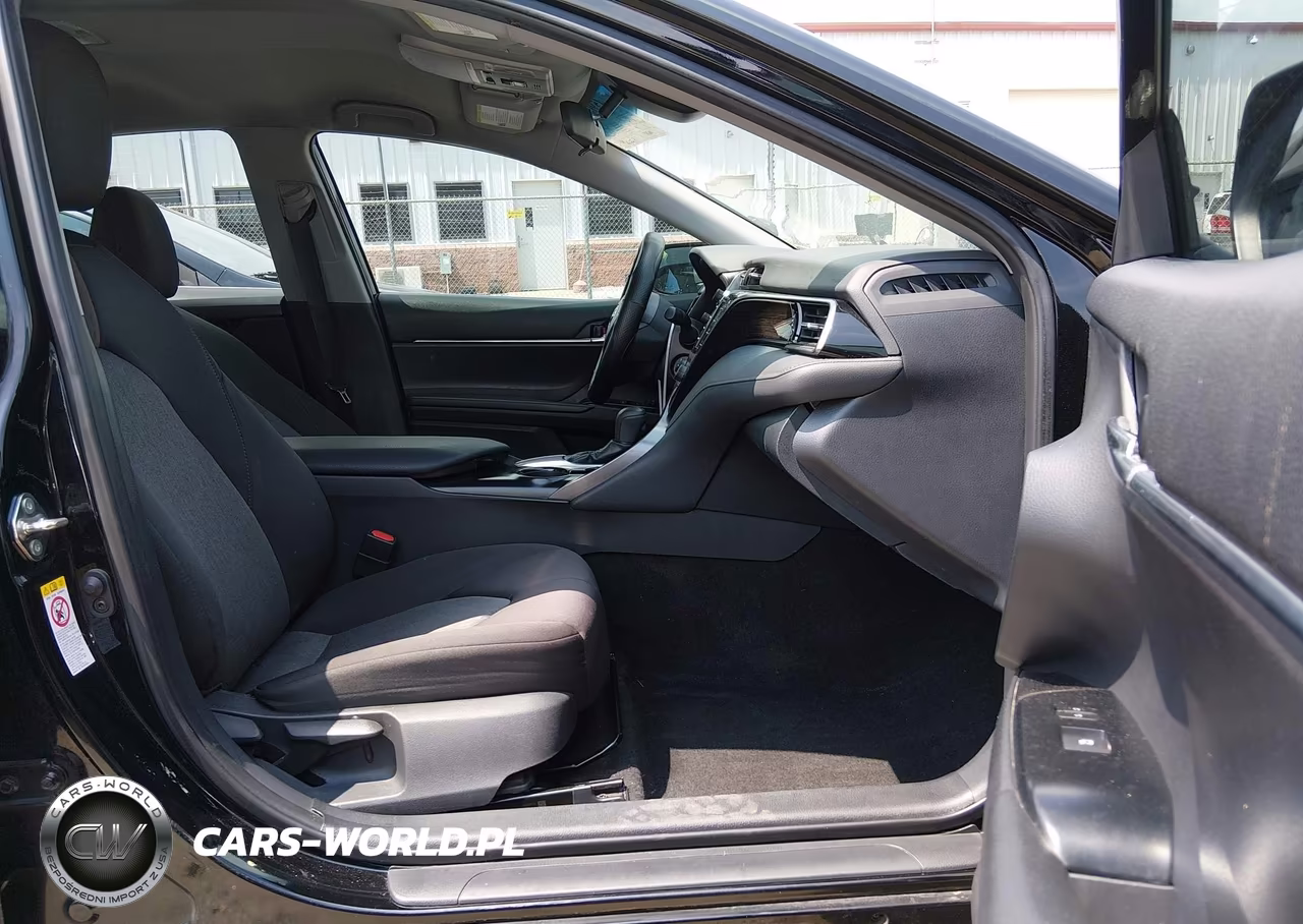 2019 Toyota Camry Le VIN:4T1B11HKXKU244974 - 5