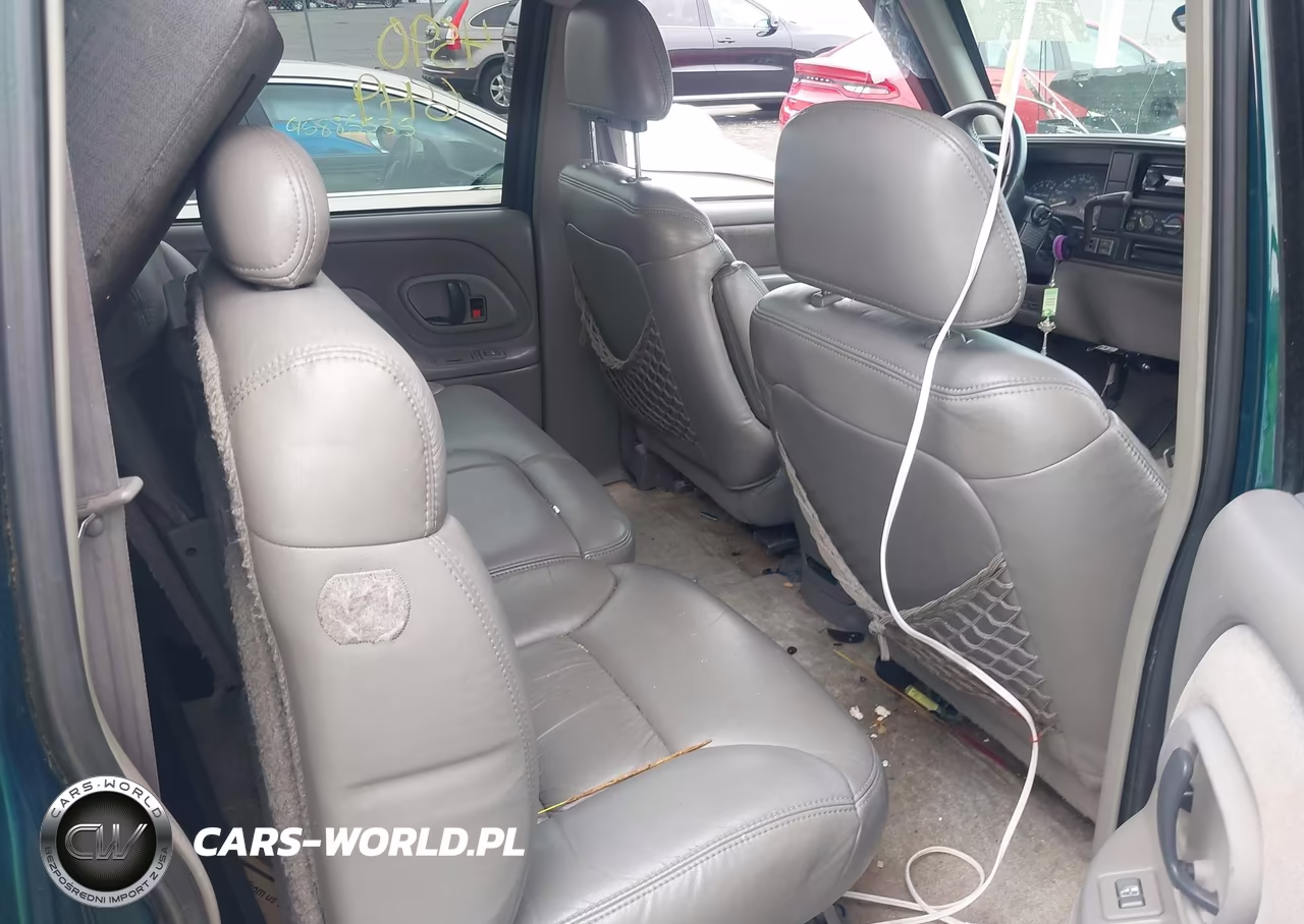 1999 Chevrolet Suburban Lt VIN:3GNFK16R1XG106177 - 8