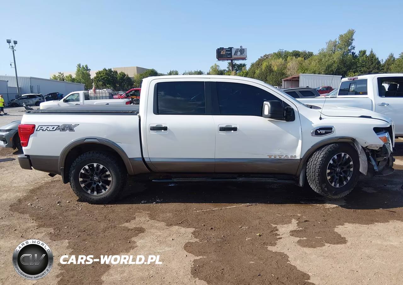 2017 Nissan Titan Pro-4X VIN:1N6AA1E51HN569835 - 13