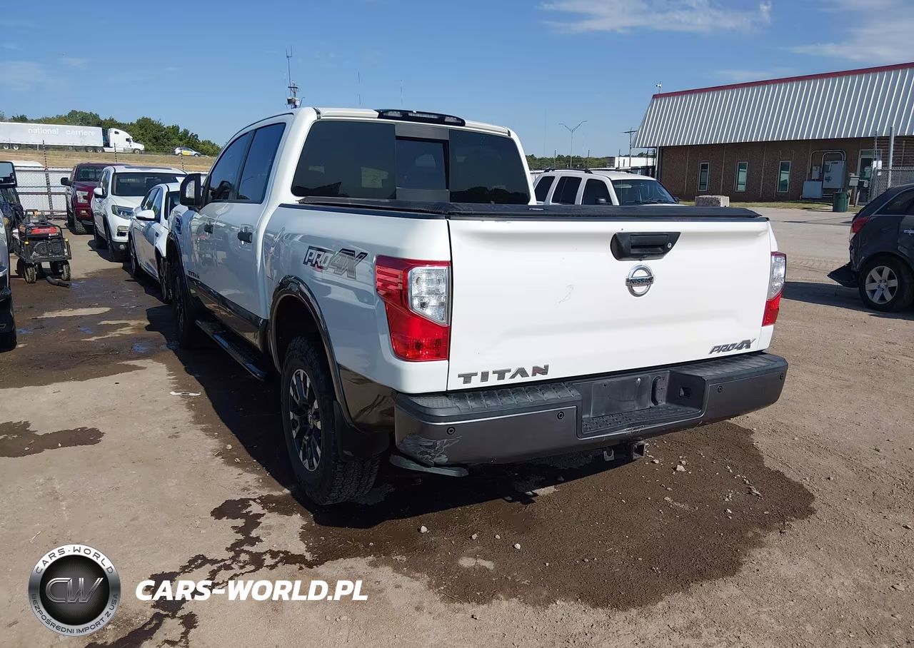 2017 Nissan Titan Pro-4X VIN:1N6AA1E51HN569835 - 3