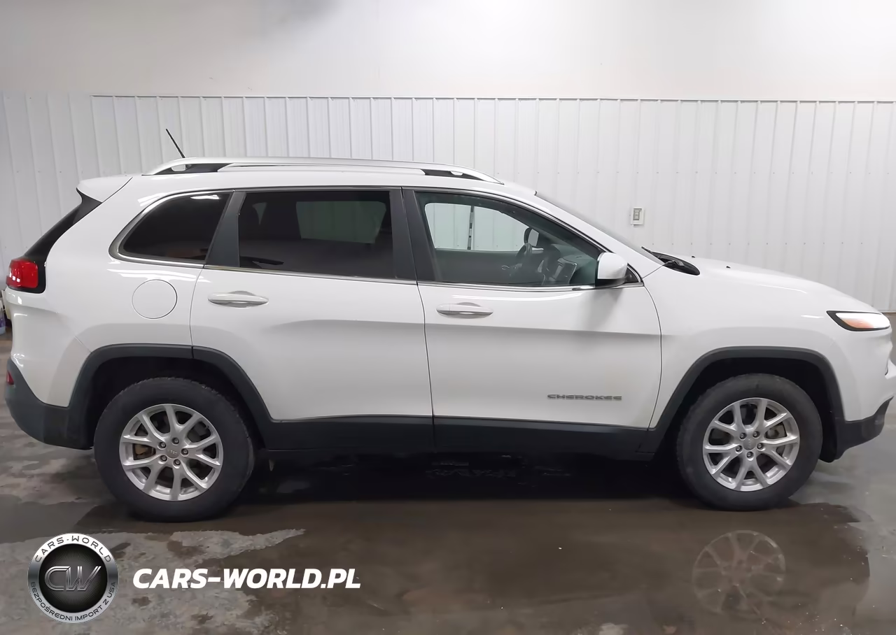 2018 Jeep Cherokee Latitude 4X4 VIN:1C4PJMCB9JD528453 - 13