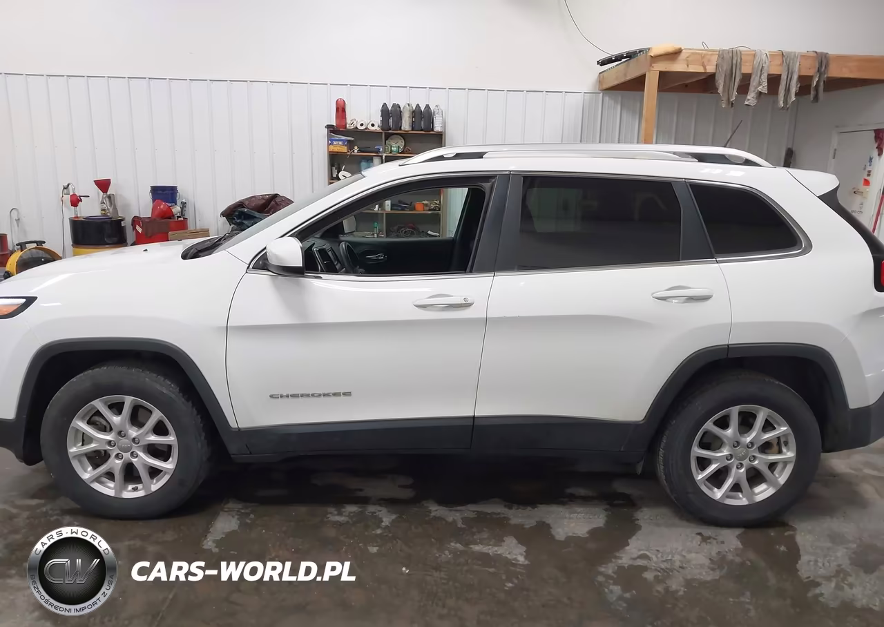 2018 Jeep Cherokee Latitude 4X4 VIN:1C4PJMCB9JD528453 - 14