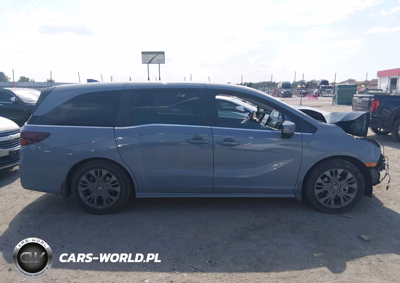 2026 Honda Odyssey Touring VIN:5FNRL6H84TB012864 - 14