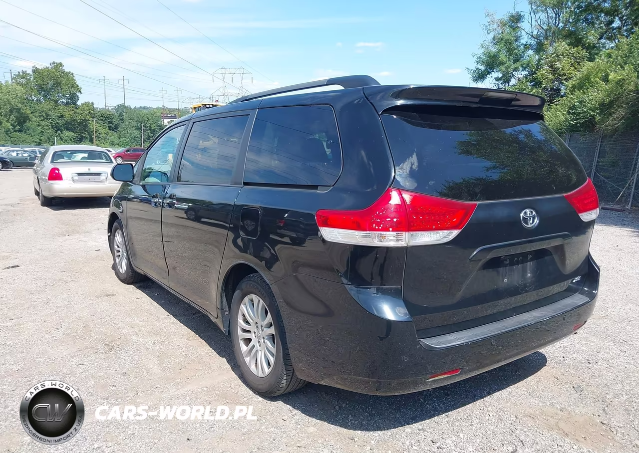 2012 Toyota Sienna Xle V6 8 Passenger VIN:5TDYK3DC2CS218350 - 3