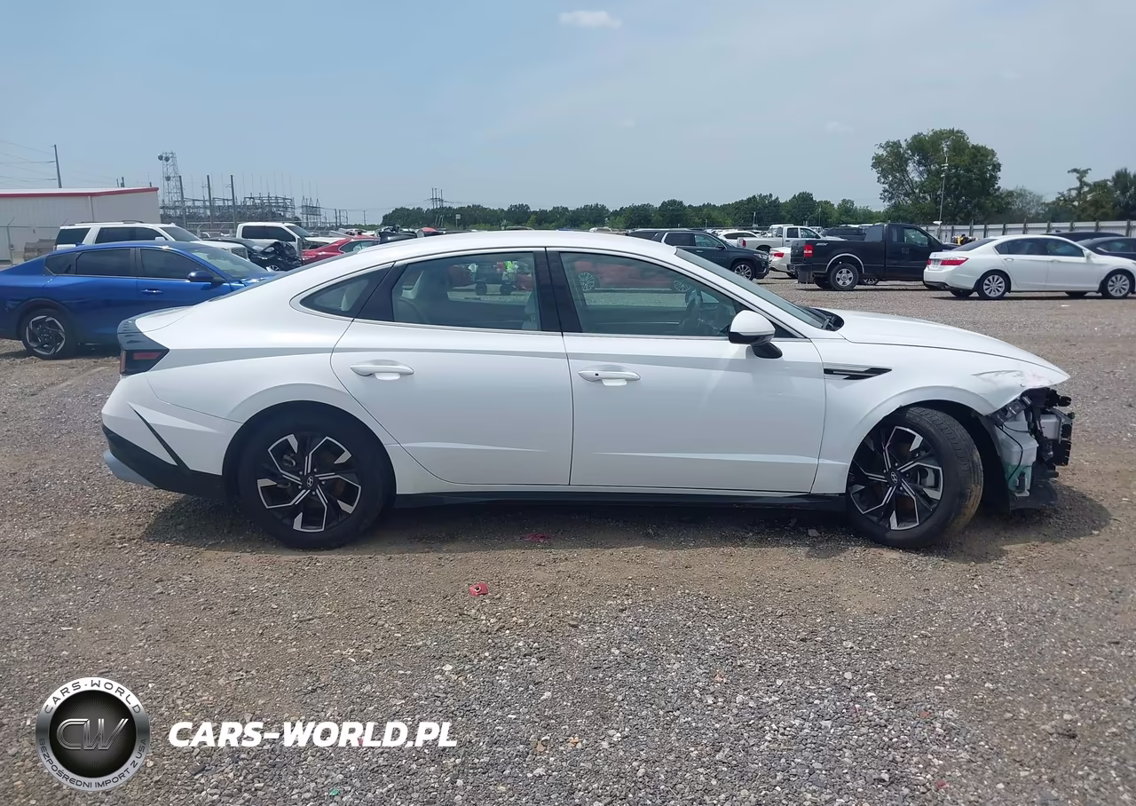 2025 Hyundai Sonata Sel VIN:KMHL64JA0SA505541 - 14