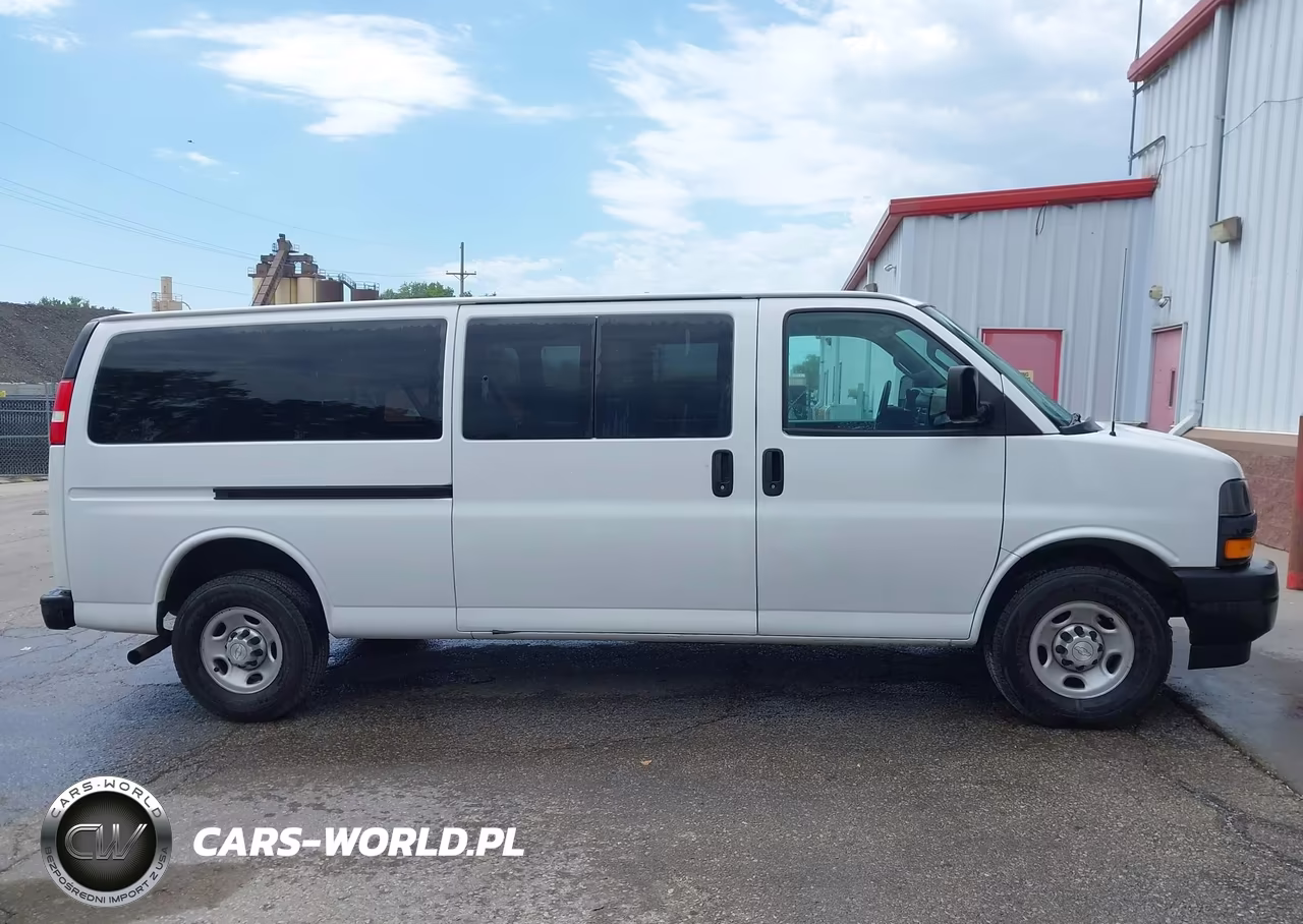 2018 Chevrolet Express 3500 Ls VIN:1GAZGNFG1J1276065 - 18