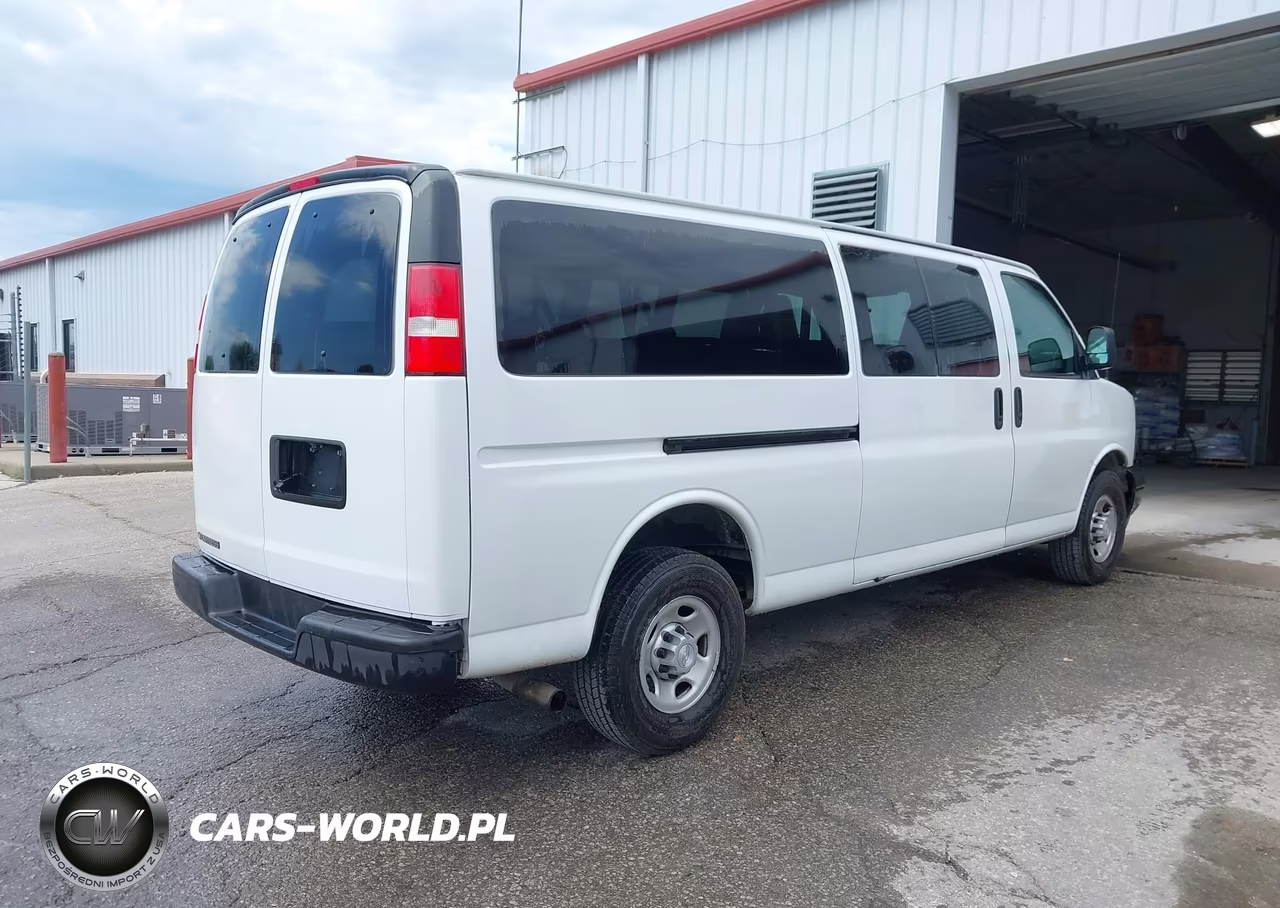 2018 Chevrolet Express 3500 Ls VIN:1GAZGNFG1J1276065 - 4