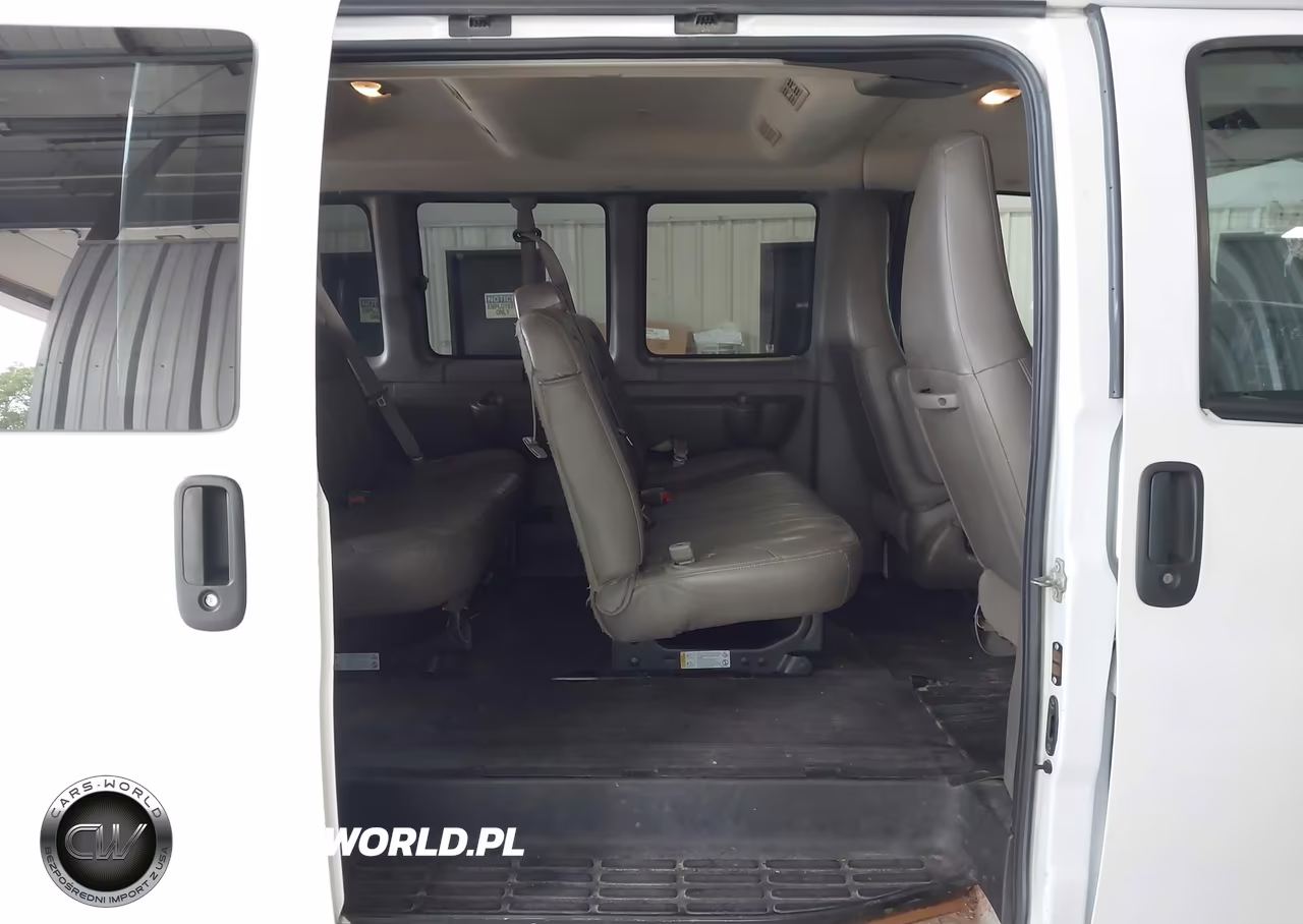 2018 Chevrolet Express 3500 Ls VIN:1GAZGNFG1J1276065 - 8