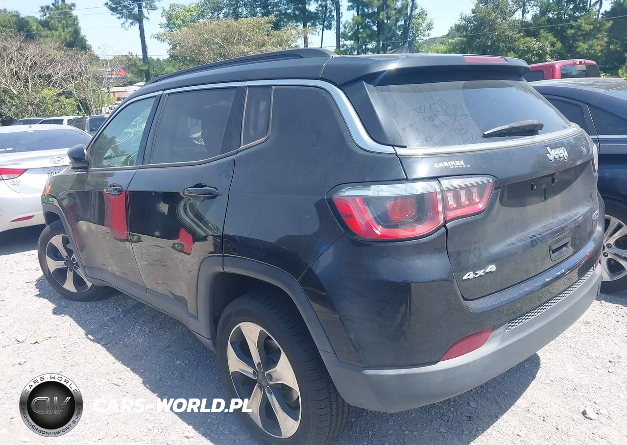 2018 Jeep Compass Latitude 4X4 VIN:3C4NJDBB8JT155120 - 3