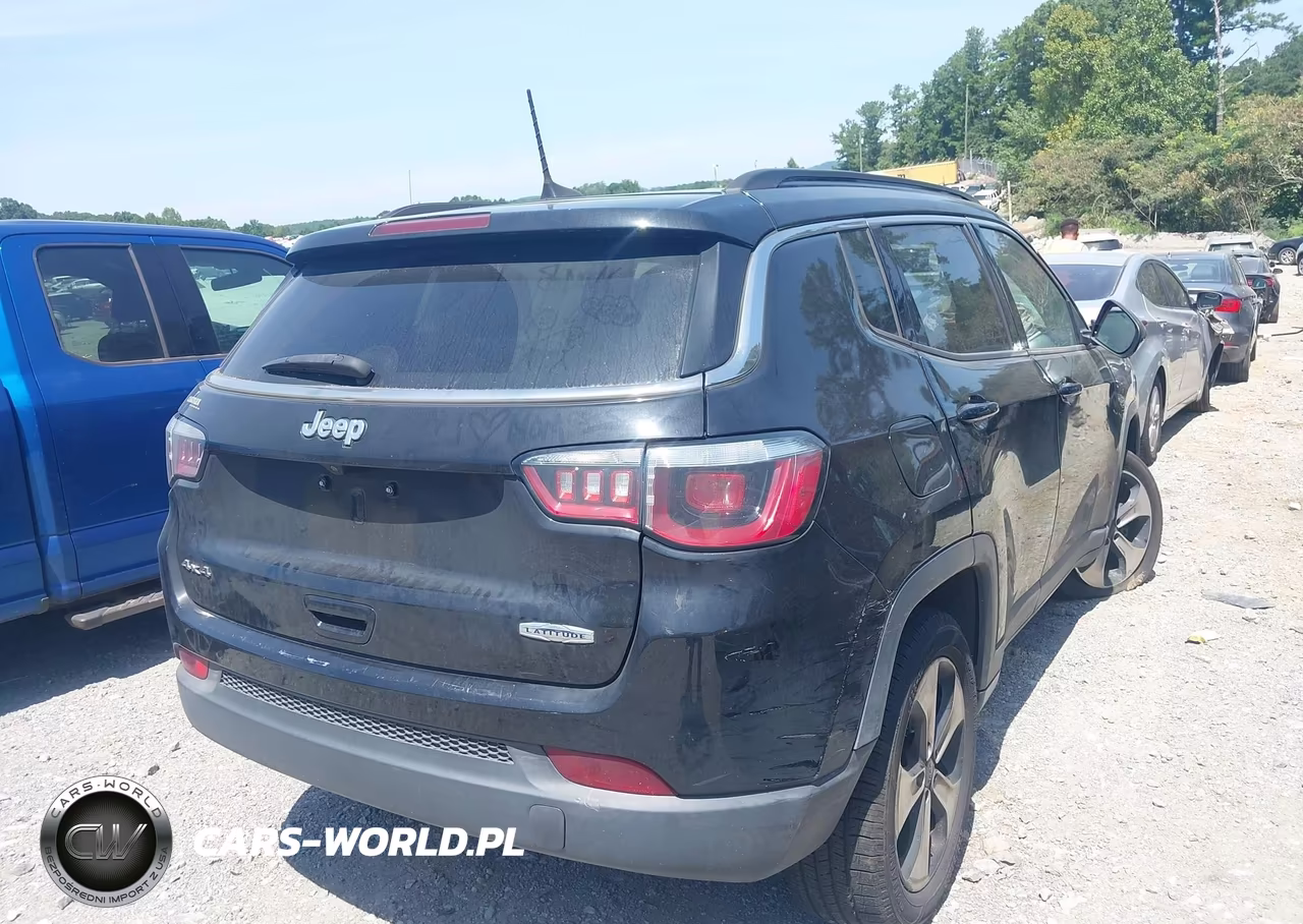 2018 Jeep Compass Latitude 4X4 VIN:3C4NJDBB8JT155120 - 4