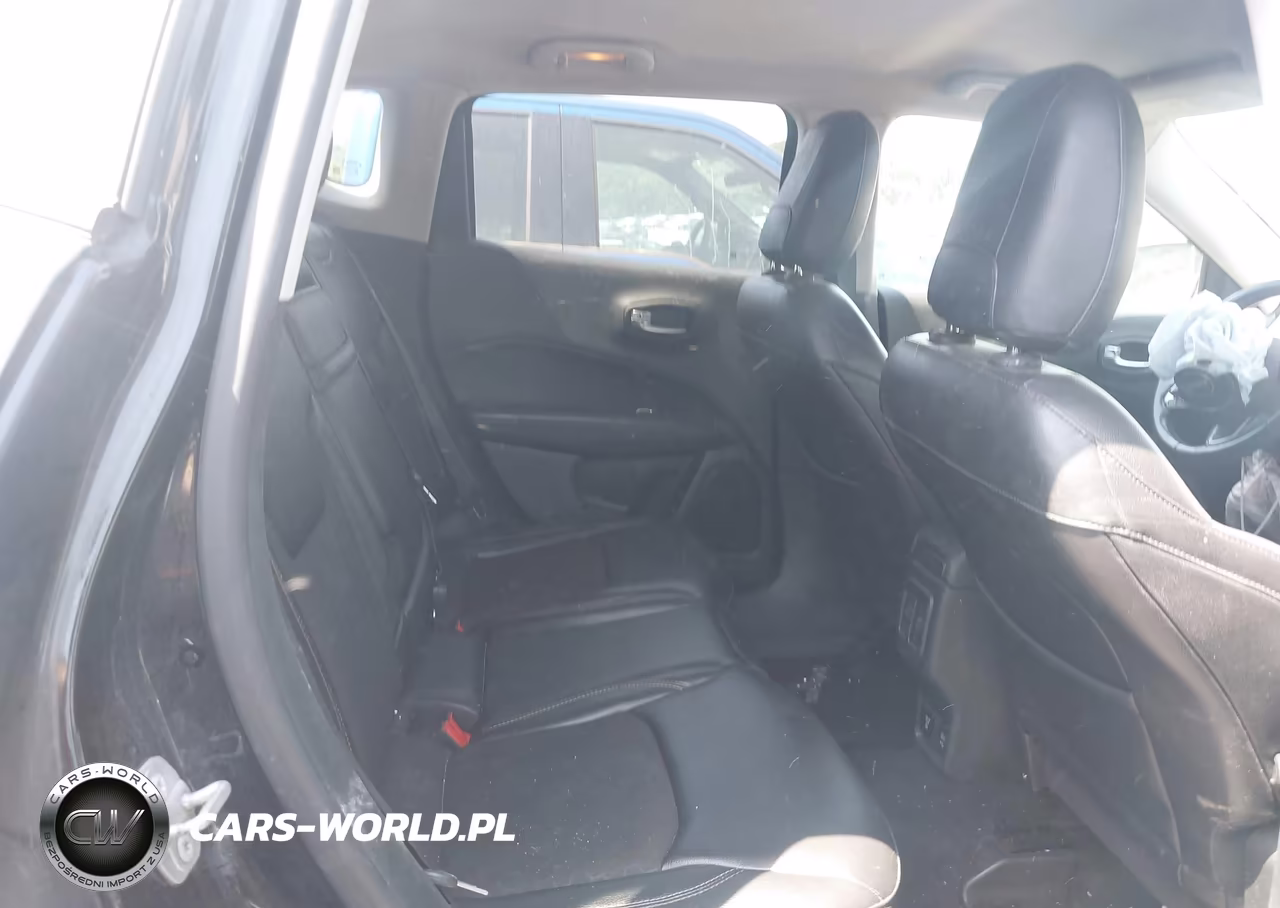 2018 Jeep Compass Latitude 4X4 VIN:3C4NJDBB8JT155120 - 8